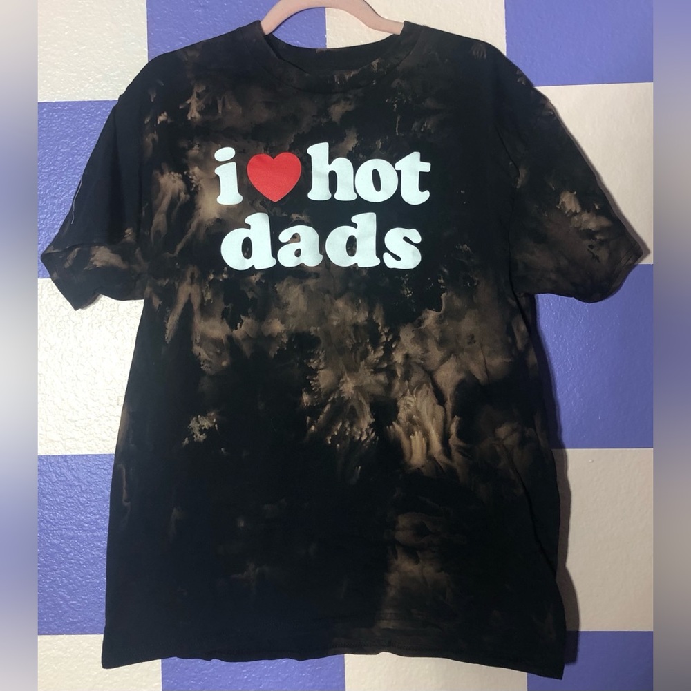 NWOT Danny Duncan I Heart Hot Dads Acid Wash Tee - Size L